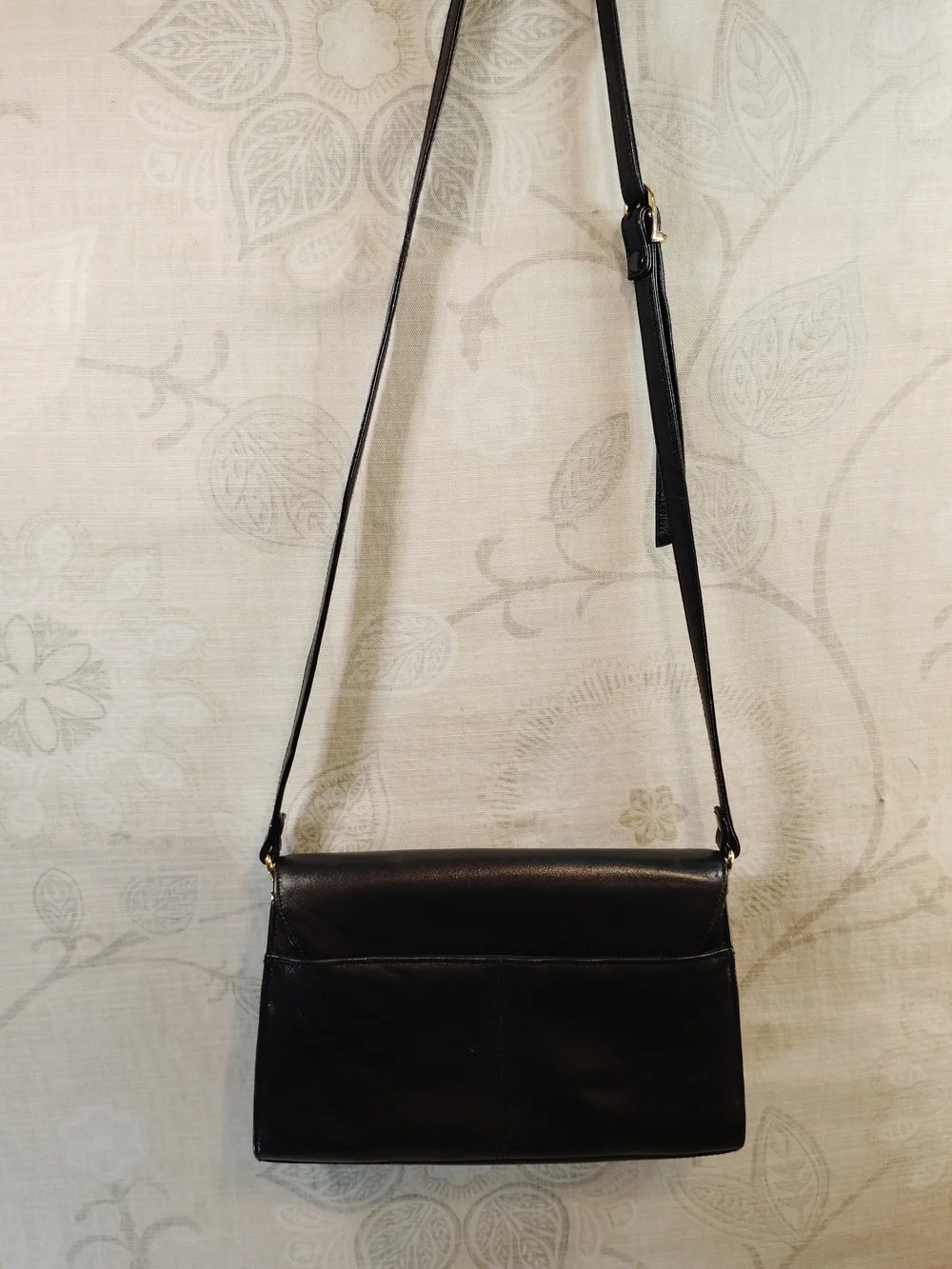 Elienne Aigner Vintage Black Genuine Leather Crossbody Bag with Gold Turn-Lock